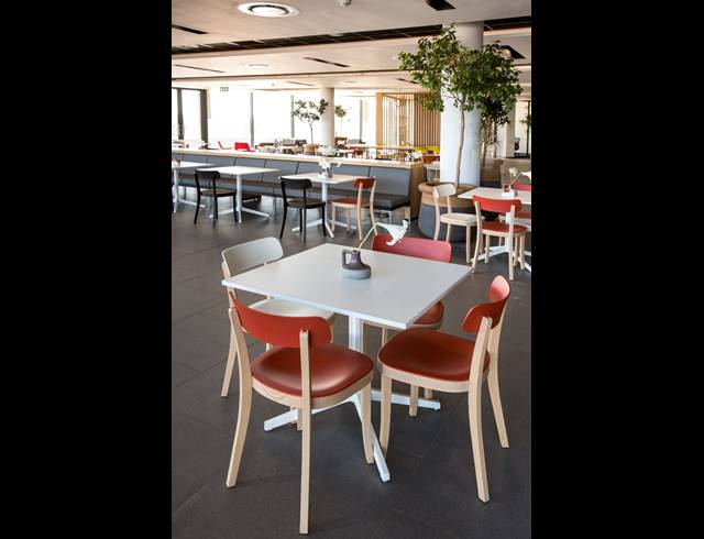2,495M² OFFICE TO LET IN NOORDWYK